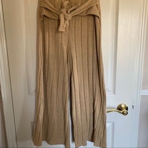 NWOT Taupe/Tan Ribbed Waist Tie Wide Leg Culottes, M